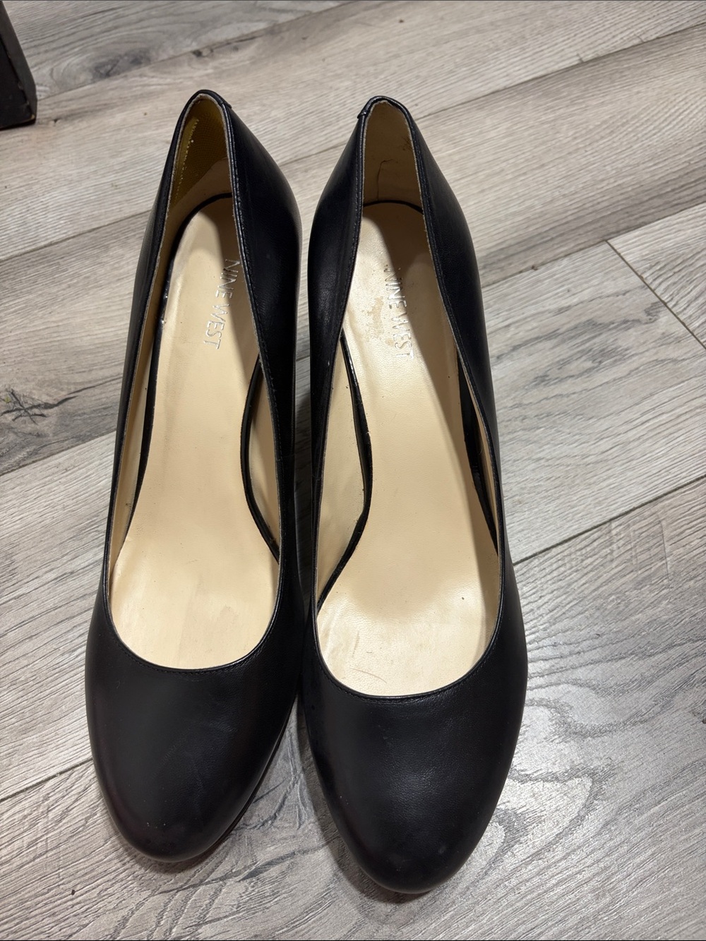 Nine West Black Leather Round-Toe Pumps - Picture 6 of 7